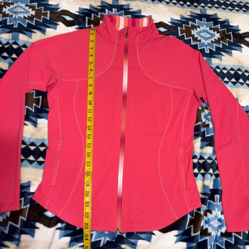 Lululemon Define Jacket in Vibrant Coral/Pink - Picture 3 of 9
